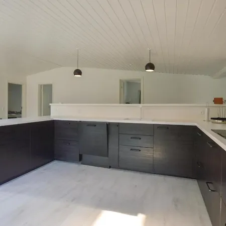 Feriehus Four-bedroom Holiday In Højby