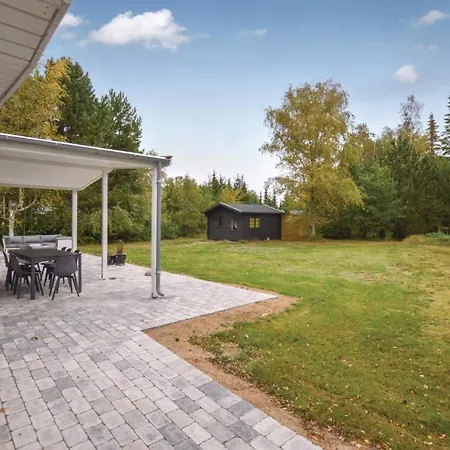 Four-bedroom Holiday In